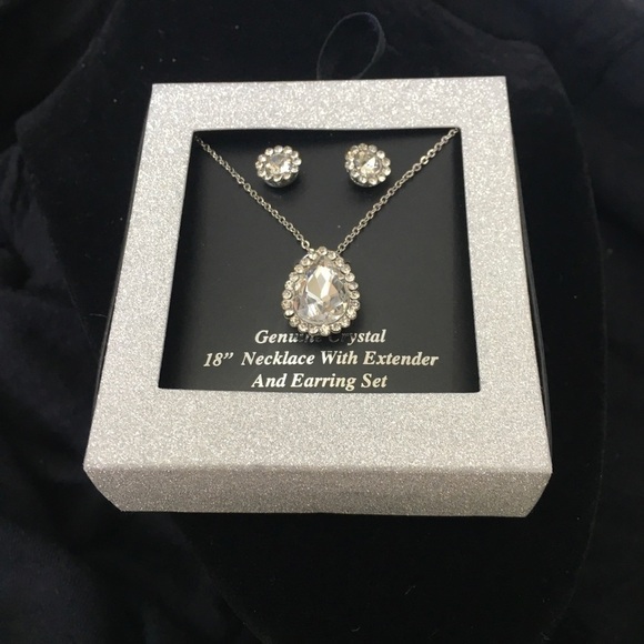 Genuine Crystal Necklace 18 in and Post Earrings Matching Set - Picture 5 of 6